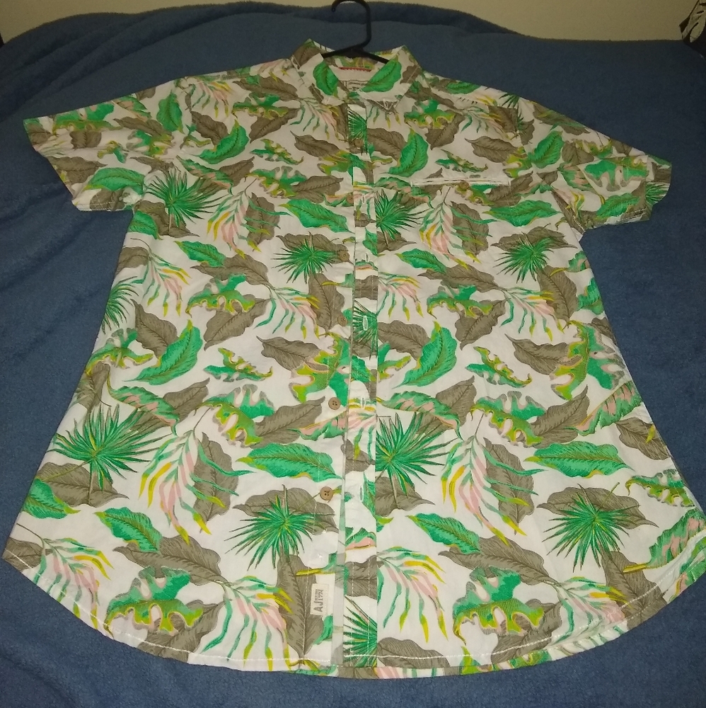 Short sleeve button down shirt